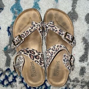 White mountain sandals